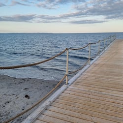 Playa privada en los alrededores, arena blanca
