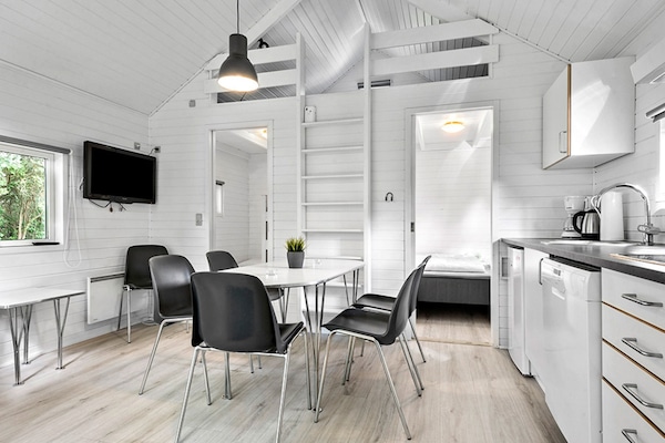 Comfort-hytte - 2 soveværelser - privat badeværelse (Linned eksklusiv) | Privat køkken | Køleskab, kaffe-/temaskine, højstol