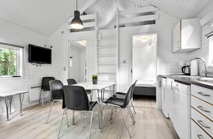 Cabana conforto, 2 quartos, banheiro privativo (Linen Excluded) | Cozinha privada | Geladeira, cafeteira/chaleira, cadeirão de bebê