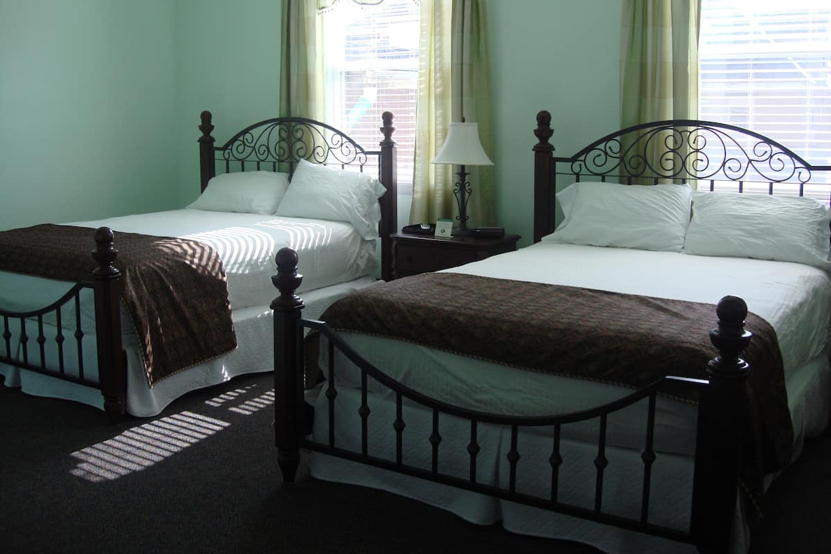 Room, 2 Katil Ratu (Queen) | Cadar kapas Mesir, peralatan tempat tidur premium, tilam berlapik