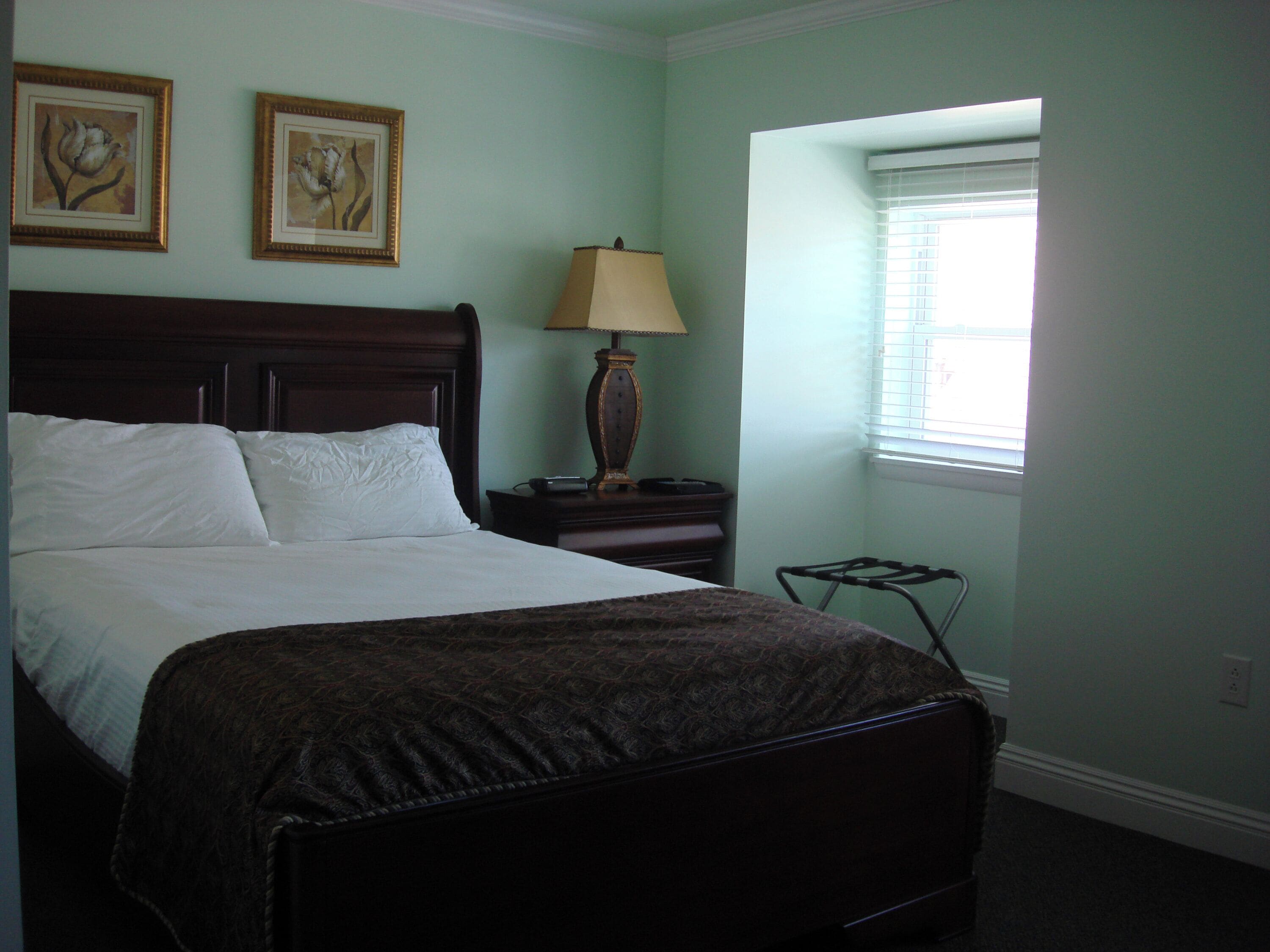 Egyptian cotton sheets, premium bedding, pillow-top beds