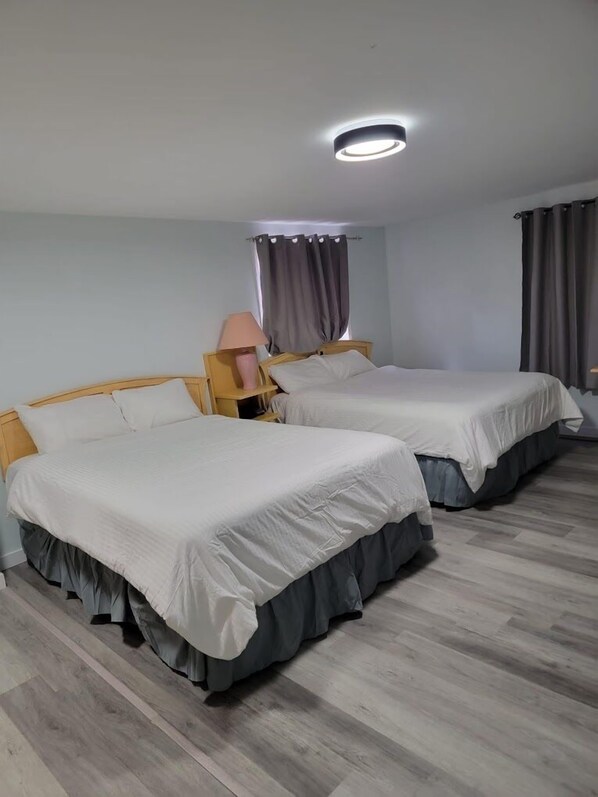 Standard Room, 2 Queen Beds, Kitchen