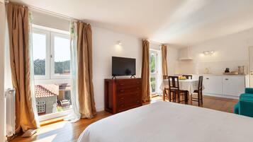 Superior studio, kitchenette, aan het zwembad | 1 slaapkamer, lakens van Egyptisch katoen, luxe beddengoed