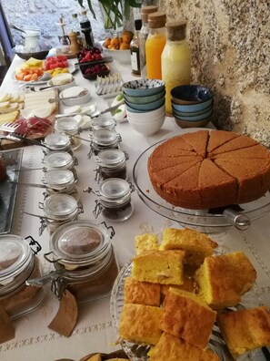 Bữa sáng buffet