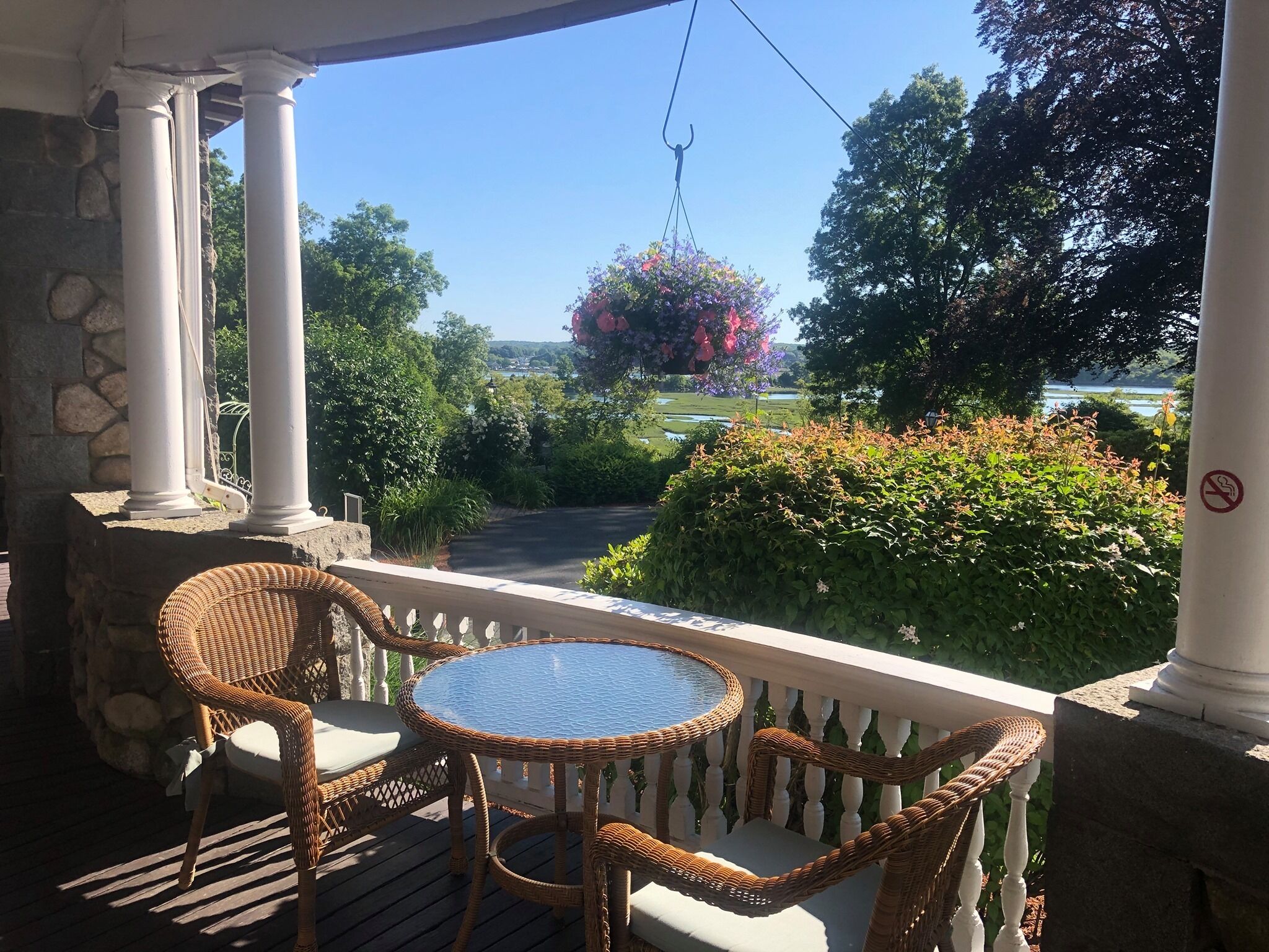 daily buffet breakfast for a fee