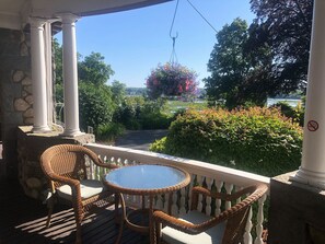 Buffet breakfast for a fee on weekends