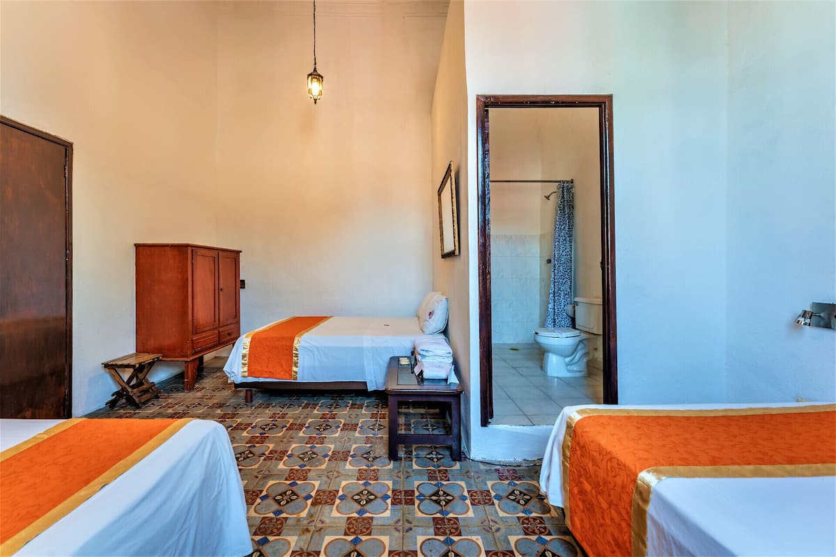 Premium bedding, desk, iron/ironing board, free WiFi