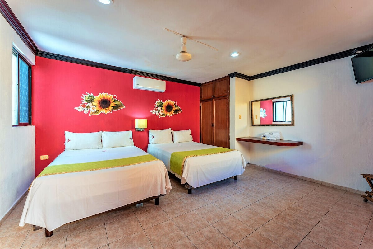 Premium bedding, desk, iron/ironing board, free WiFi