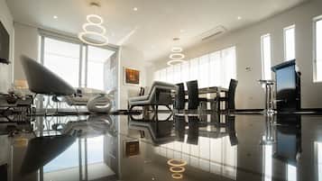 Suite | Premium bedding, down comforters, memory foam beds, in-room safe