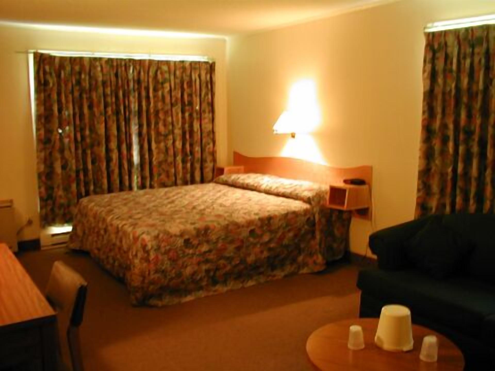 Desk, iron/ironing board, free WiFi