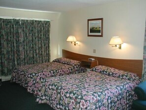 Desk, iron/ironing board, free WiFi - St Stephen Inn (St. Stephen)