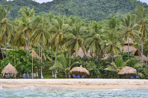 On the beach, beach bar - Sublime by Playa la Roca EcoHotel (Santa Marta)