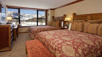 Condo, 2 Bedrooms | 2 bilik tidur, peti besi dalam bilik, meja, Wi-fi percuma