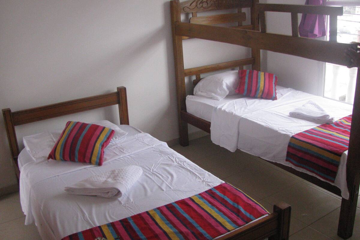 Habitación triple | Camas supletorias y wifi gratis