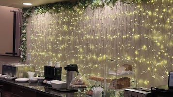 Tägliches inbegriffenes großes Frühstück