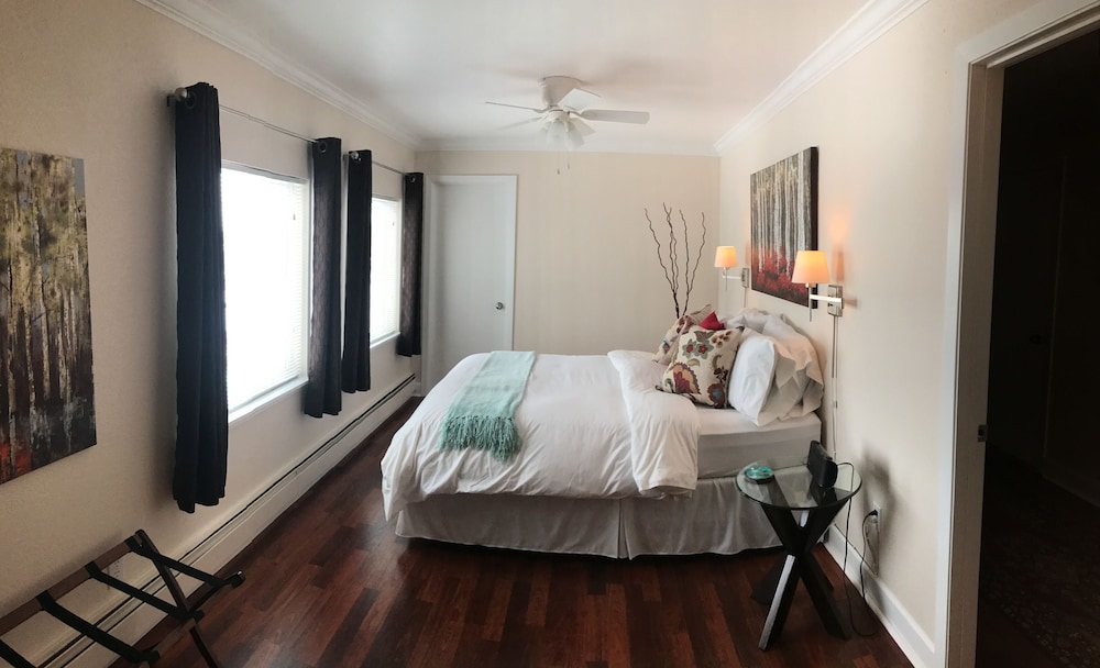 Arctic Fox Vacation Rentals by null