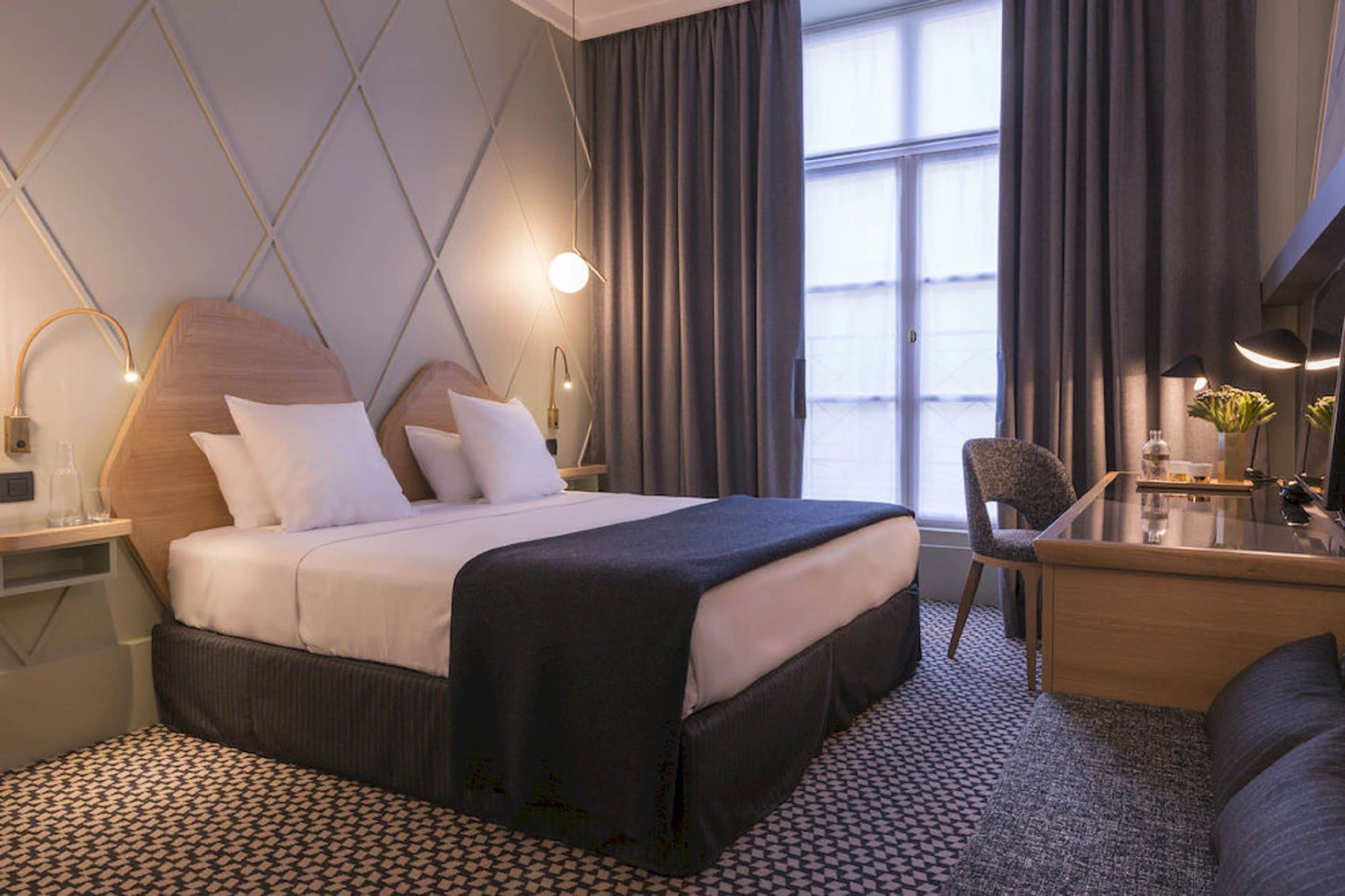 superior room | premium bedding, minibar, in-room safe, blackout curtains