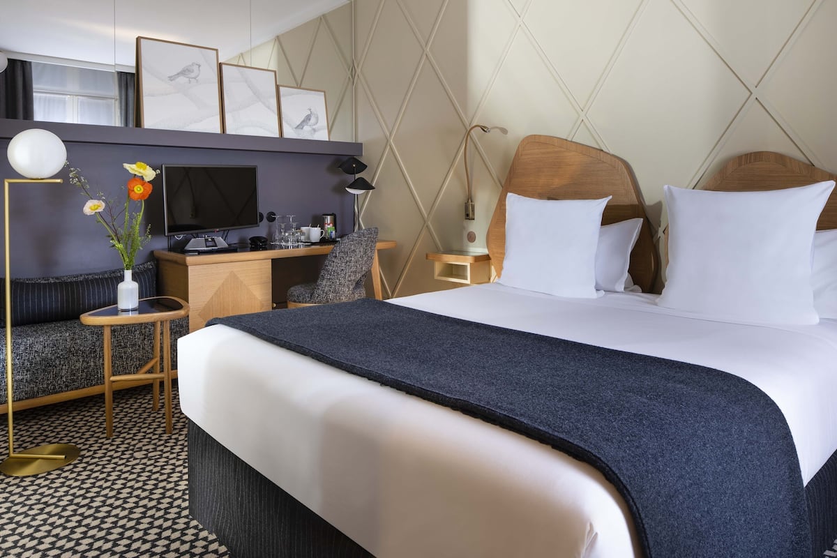 Phòng tiện nghi đơn giản | Bộ đồ giường cao cấp, minibar, két bảo mật tại phòng 