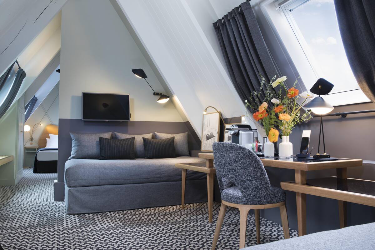 Phòng Suite | Bộ đồ giường cao cấp, minibar, két bảo mật tại phòng 