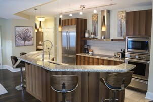 Premium Three Bedroom Penthouse with Hot Tub  | Private kitchen | Fridge, microwave, oven, stovetop