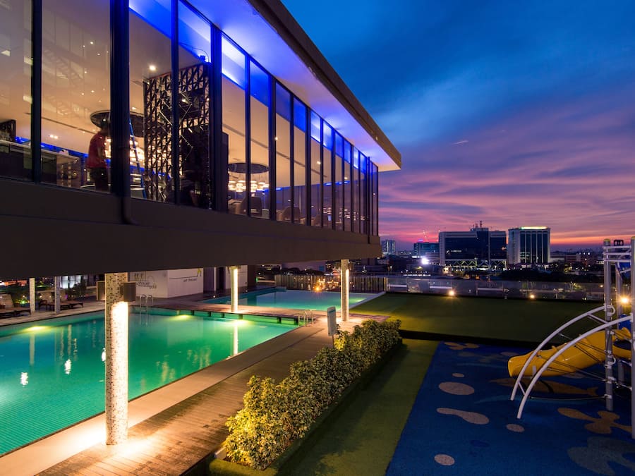 Outdoor pool, pool loungers