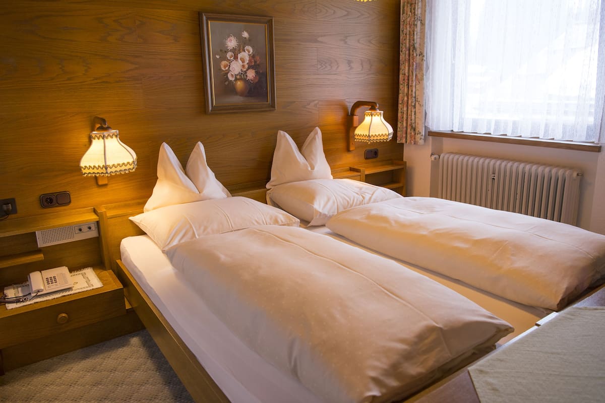 Standard Double Room, Mountain View | Down comforters, in-room safe, desk, soundproofing