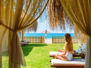Private beach, sun loungers, beach umbrellas, beach towels
