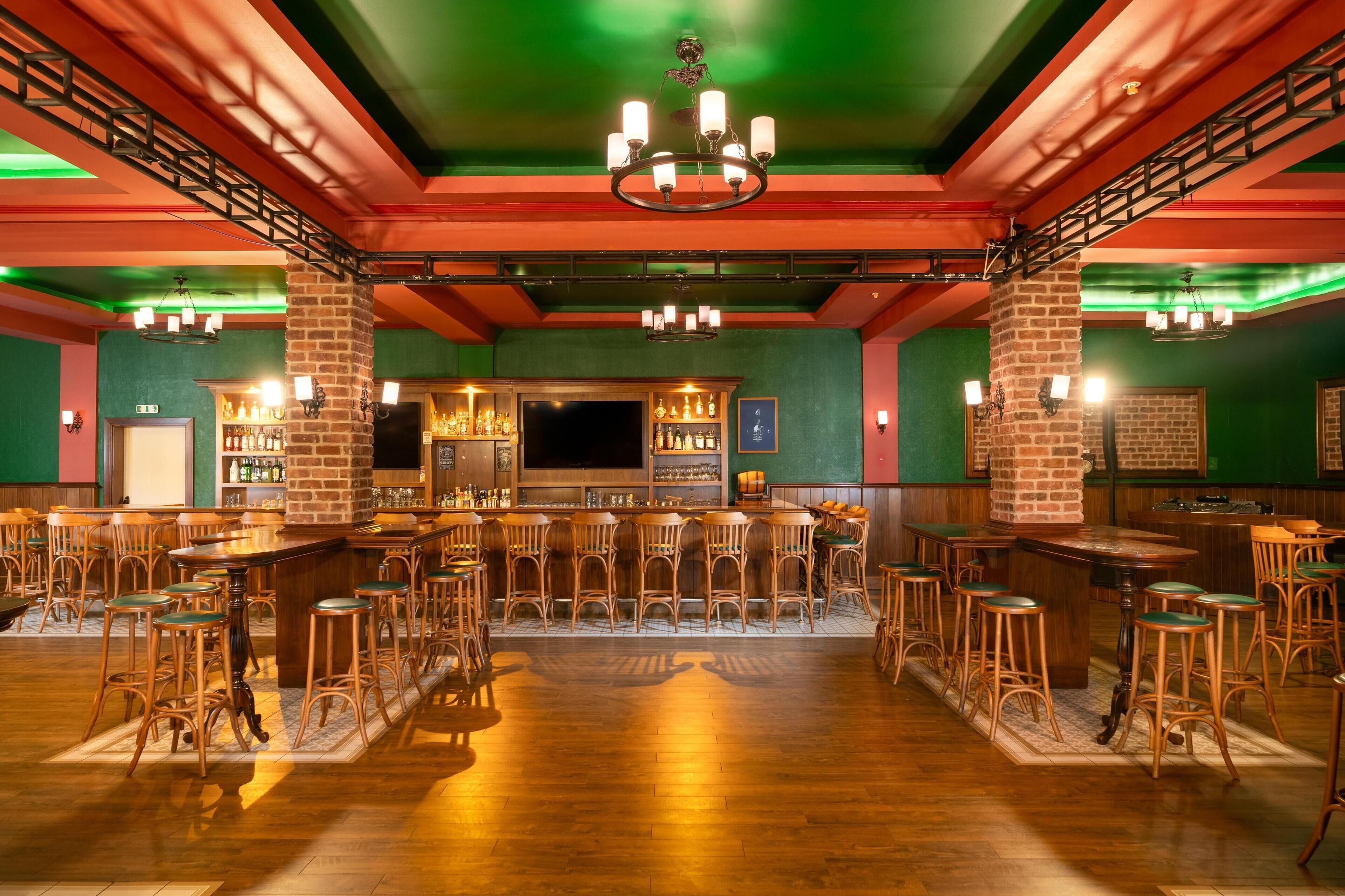 5 bars/lounges, poolside bar