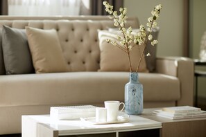 Suite Junior | Minibar gratis, brankas, kedap suara, dan setrika/meja setrika