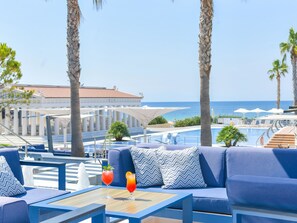 Outdoor dining - Potidea Palace Hotel (Nea Propontida)