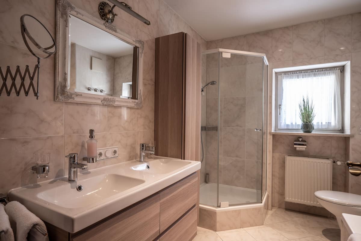 1 bedroom, premium bedding, minibar, in-room safe