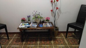 Triple Room, Non Smoking, City View | Living area