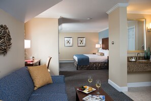 In-room safe, individually decorated, individually furnished, free WiFi - Union Bluff Hotel & Meeting House (York Beach)