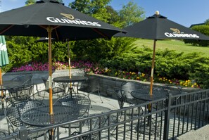 2 restaurants, breakfast, lunch, dinner served; American cuisine  - Union Bluff Hotel & Meeting House (York Beach)