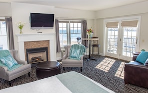 Meeting House Building, 1 King Bed with Fireplace, Oceanview | Pemandangan dari kamar
