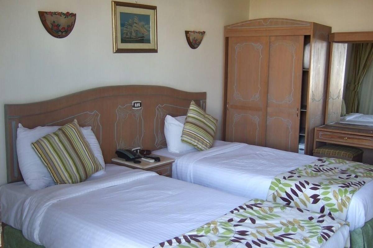 Chambre Double, vue piscine