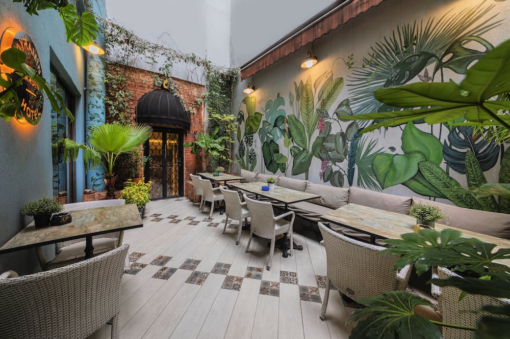 Ayramin Deluxe Hotel
