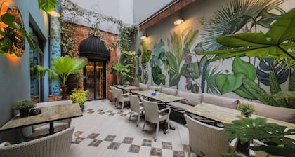 Ayramin Deluxe Hotel