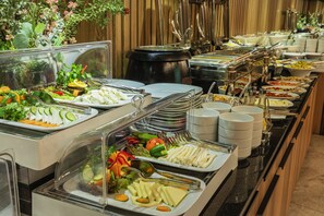 Tägliches Frühstücksbuffet (20 EUR pro Person)