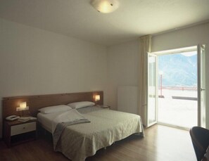 View from room - Hotel Ristorante Scaranò (Levico Terme)