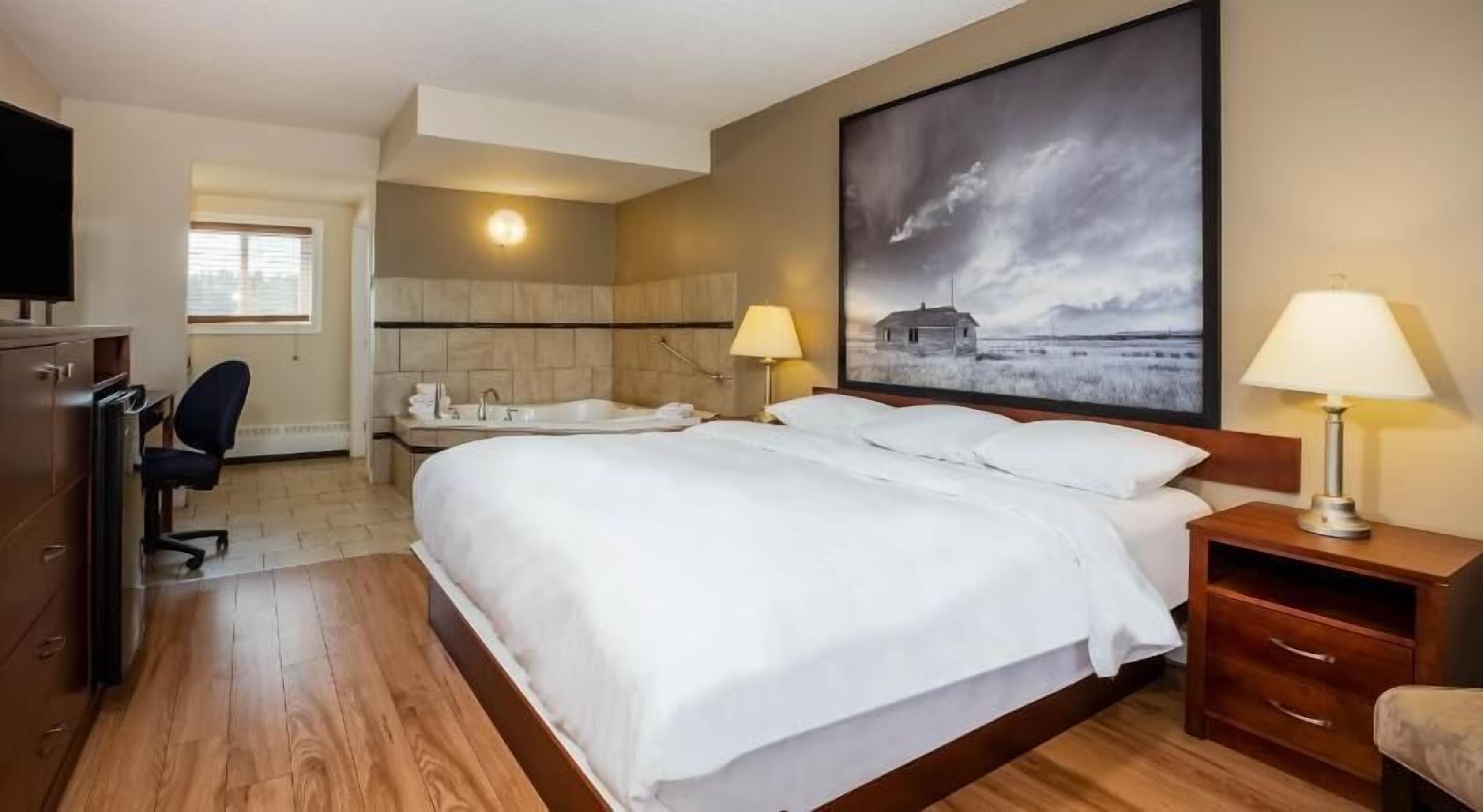 Pillow-top beds, desk, iron/ironing board, cots/infant beds