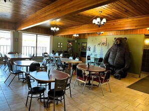 Free daily on-the-go breakfast  - Super 8 by Wyndham Smoky Lake (Smoky Lake)