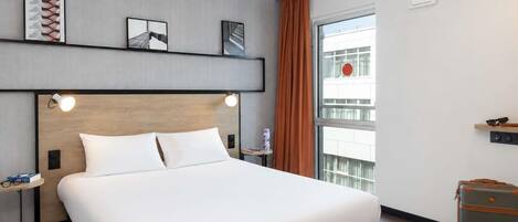 Standard Room, 1 Queen Bed