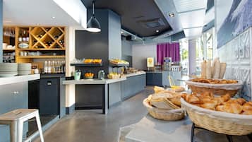 Frokostbuffé hver dag (EUR 13.90 per person)