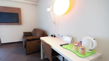 Standard Room, 1 Double Bed (Junior Bed up to 10 years) | Premium bedding, desk, soundproofing, iron/ironing board