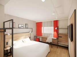 Ropa de cama de alta calidad, escritorio y sistema de insonorización 