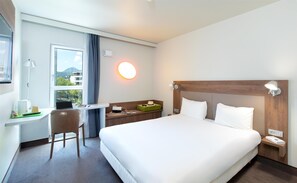 標準客房, 1 張標準雙人床 | 高級寢具、書桌、隔音、熨斗/熨衣板