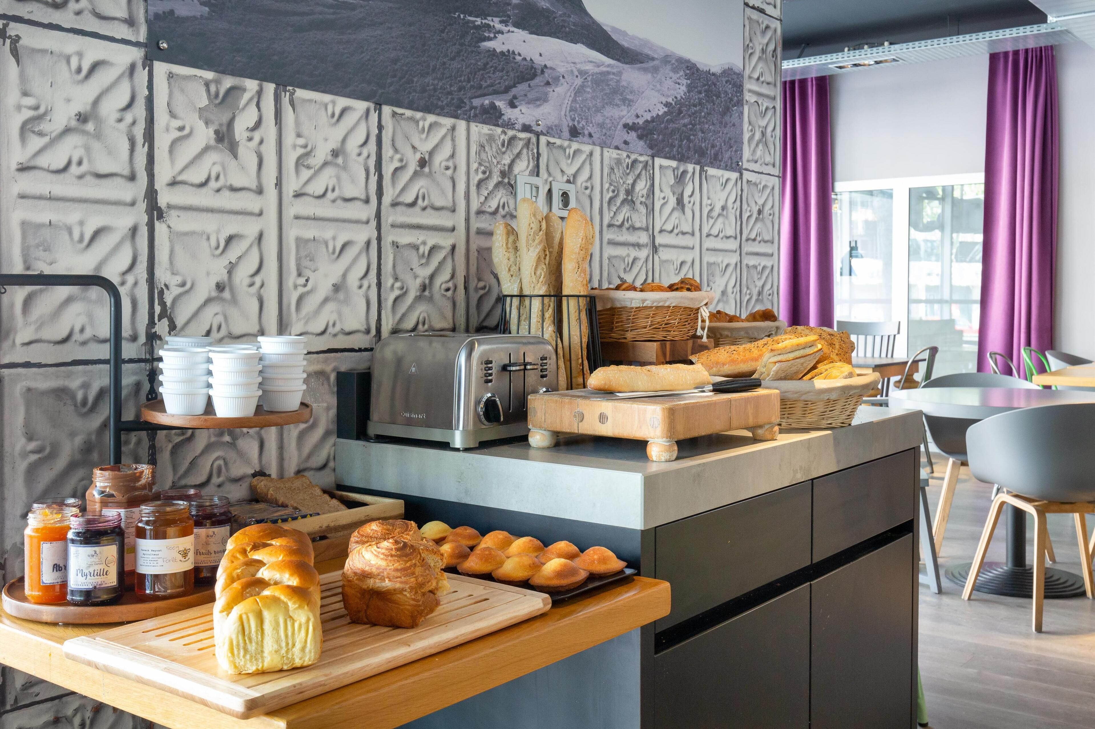 daily buffet breakfast (eur 13.90 per person)