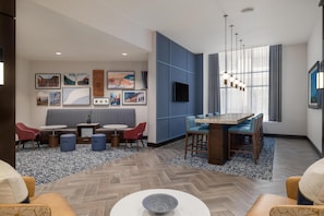 Lobby - Hampton Inn & Suites Roanoke-Downtown (Roanoke)
