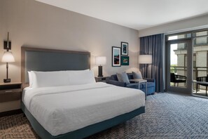 Room, 1 King Bed, Accessible (Roll-in Shower) | Living area | 42-inch LCD TV with cable channels, TV, pay movies - Hampton Inn & Suites Roanoke-Downtown (Roanoke)